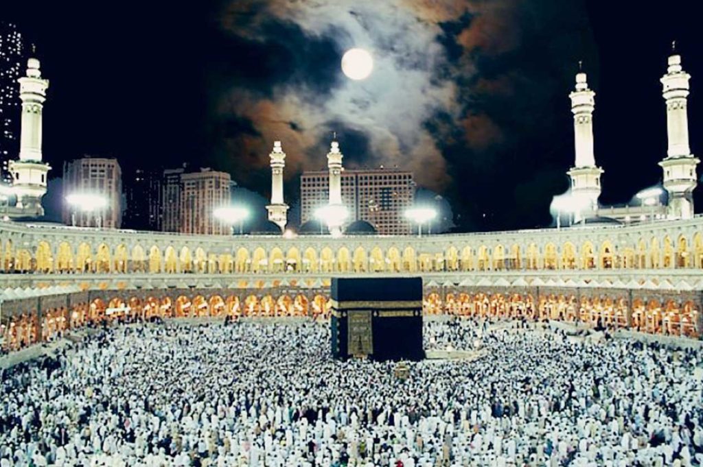 ظاهرة نادرة الحدوث تشهدها الكعبة المشرفة !