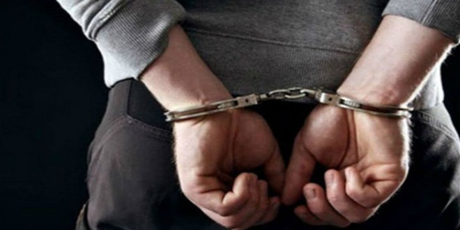 شاب يذبح أمه ويطعنها عدة طعنات بالصدر في نهار رمضان !