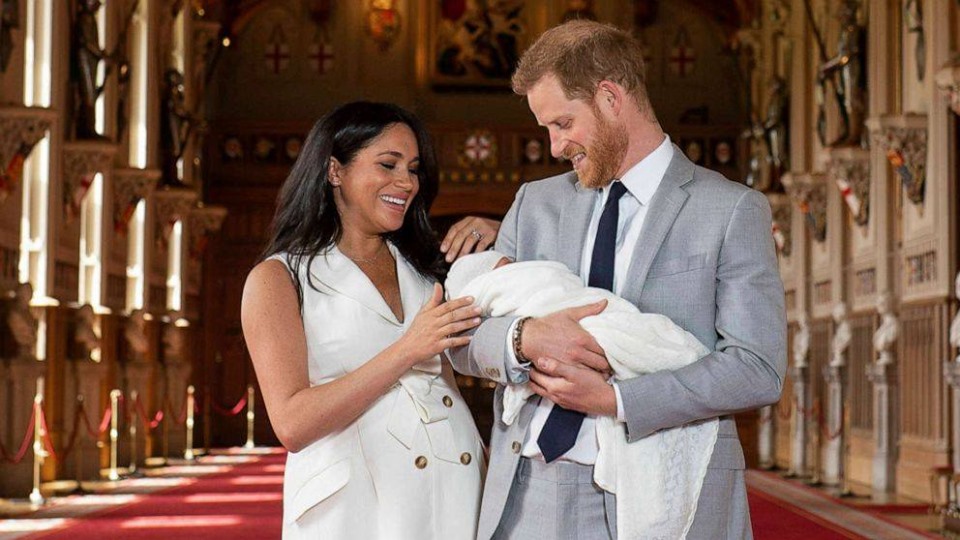 الأمير هاري يعترف للجماهير باعتراف غريب بعد إنجاب مولوده الجديد!!