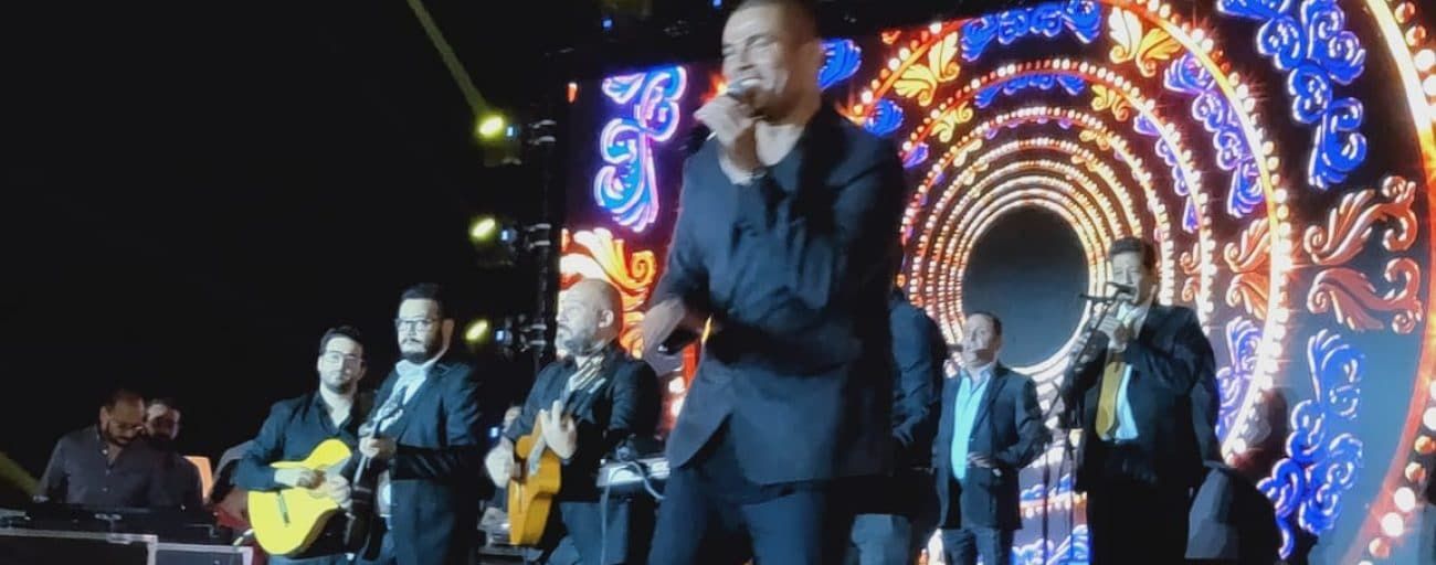 صور عمرو دياب