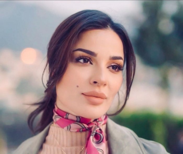 نادين نسيب نجيم في مسلسل خمسة ونص