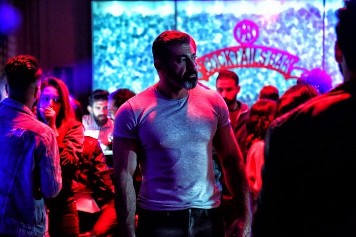 ياسر-جلال-في-لمس-أكتاف