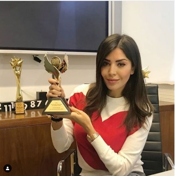 بوشوشة-تتسلم-درع-تكريم