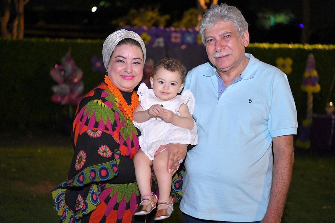 زوجة-علي-ربيع-تحتفل-بعيد-ميلاد-ابنتهما-مليكة- (2)