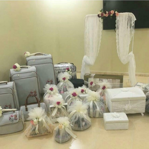زينة مميزة لدبش العروس