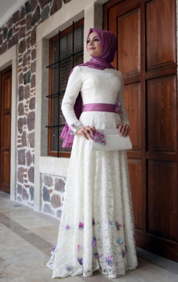 فساتين سهرة تركي ذات طابع رقيق تناسب المحجبات