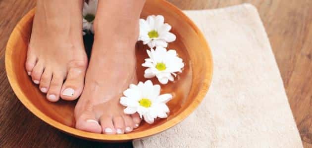 طريقة علاج فطريات القدم بالملح والماء الدافئ مشاهير