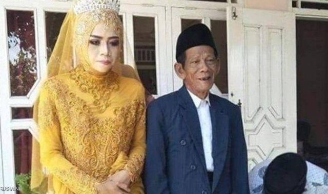 بالصور.. فتاة عشرينية تقع في حب رجل يبلغ من العمر ٨٣ عام وتتزوجه!