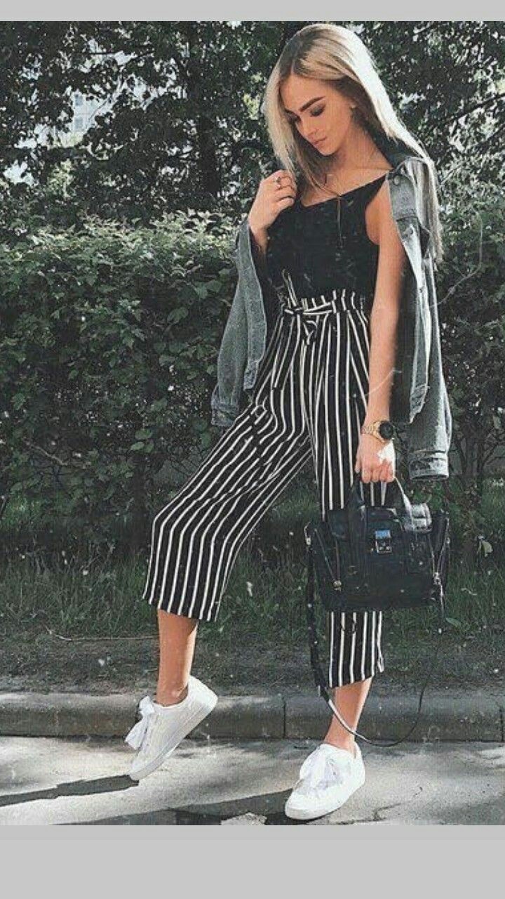 افكار مختلفة لارتداء البنطلون المخطط ابيض واسود