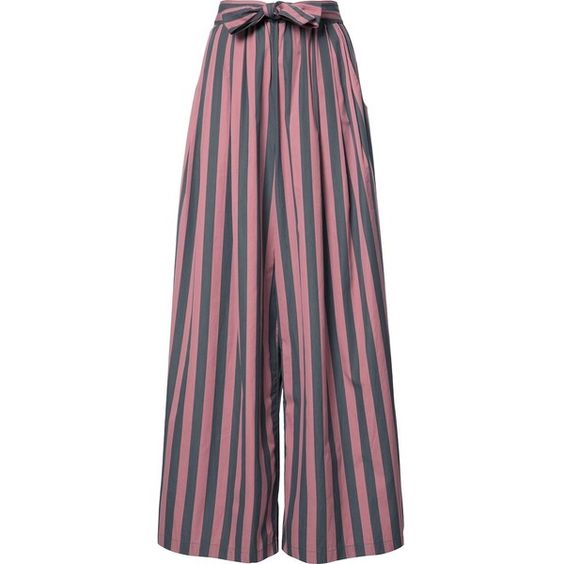 البناطيل الواسعة من أبرزصيحات الموضة