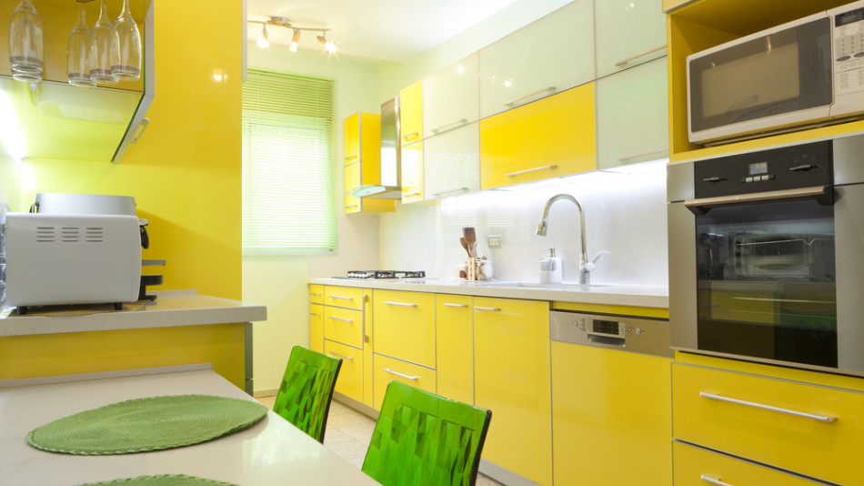 اللون الأصفر الليموني أحدث صيحات الألوان المعتمدة لديكور المطبخ المودرن