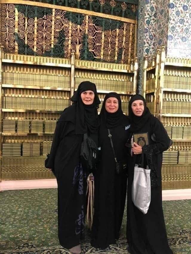 الهام شاهين وهالة سرحان ويسرا يؤدون فريضة الحج هذا العام