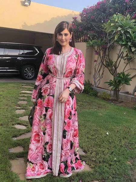 فستان مميز بنقشة الزهور