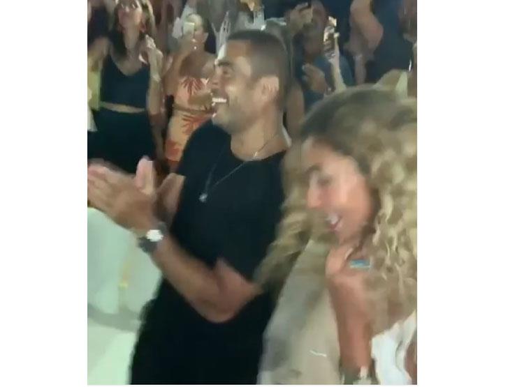 فيديو-عمرو-دياب-ودينا-الشربينى-يرقصان-على-اغنية-يوم-ثلاث- (1)