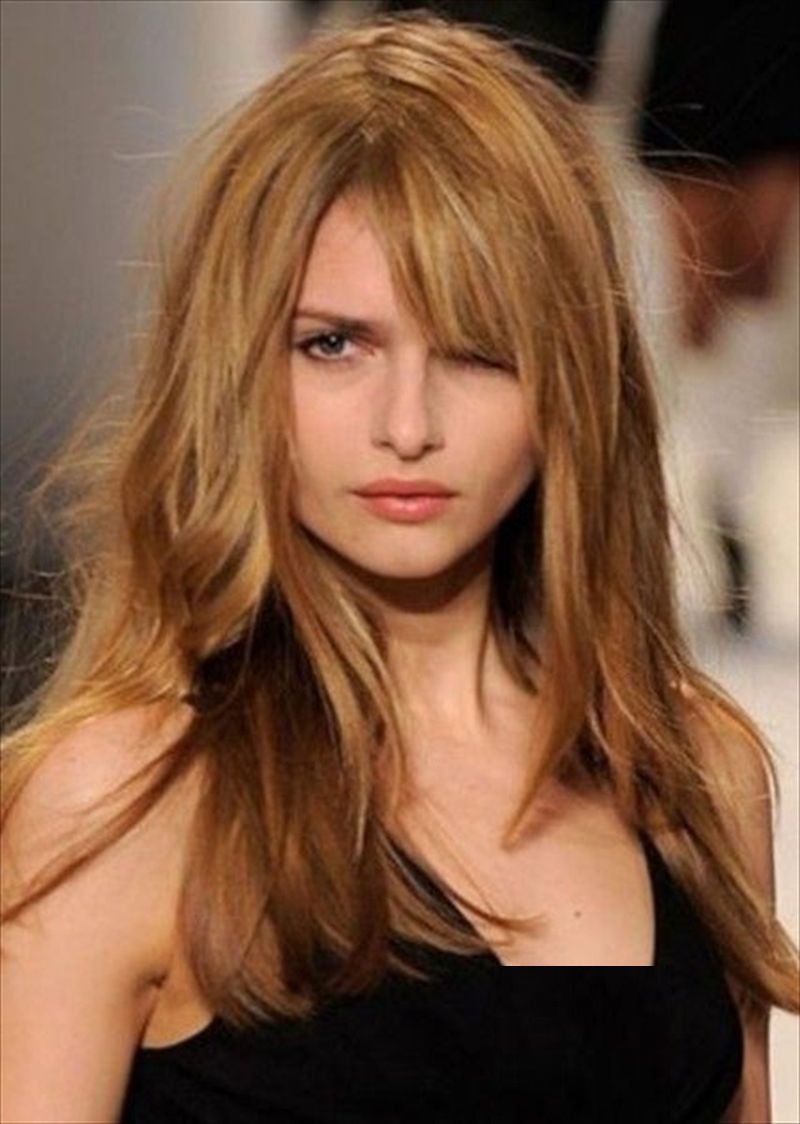 قصات-شعر-طويل-مدرج-للوجه-الدائري- (5)