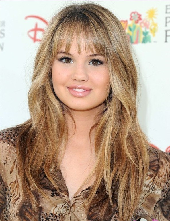 قصات-شعر-طويل-مدرج-للوجه-الدائري- (8)