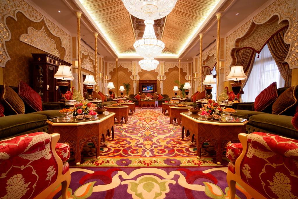 مجالس-عربية-سعودية-باللون-الاحمر- (10)