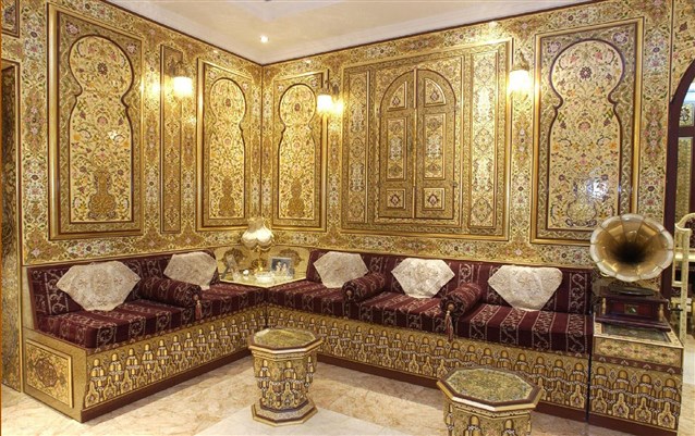 مجالس-عربية-سعودية-باللون-الاحمر- (7)