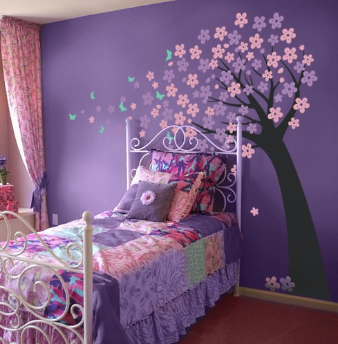 ورق حائط غرف نوم باللون البنفسجي بتصميم مميز