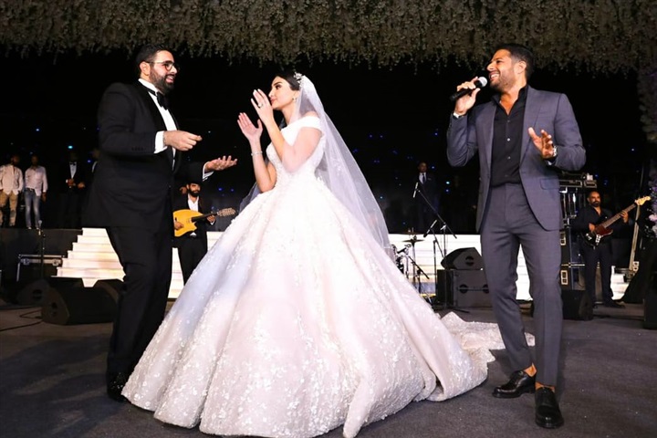 إحياء عمرو دياب ومحمد حماقي لحفل زفاف
