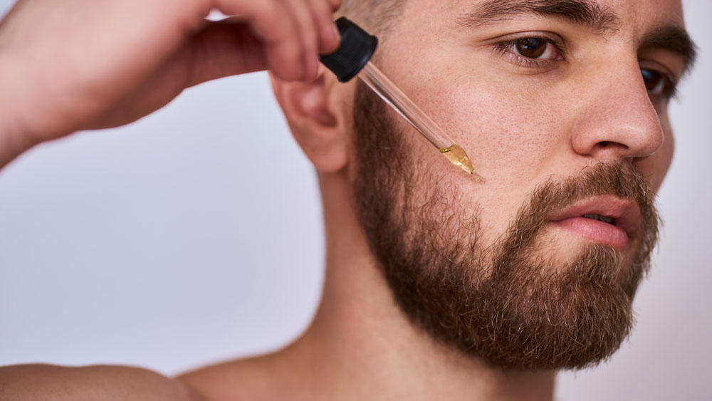 ما هو السبب في نمو اللحية عند الرجال دون النساء ؟!