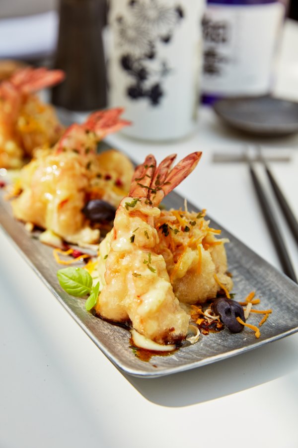 سيزرز بلوواترز دبي يتعاون مع الشيف أكيرا باك لافتتاح مطعم بارو الياباني المعاصر