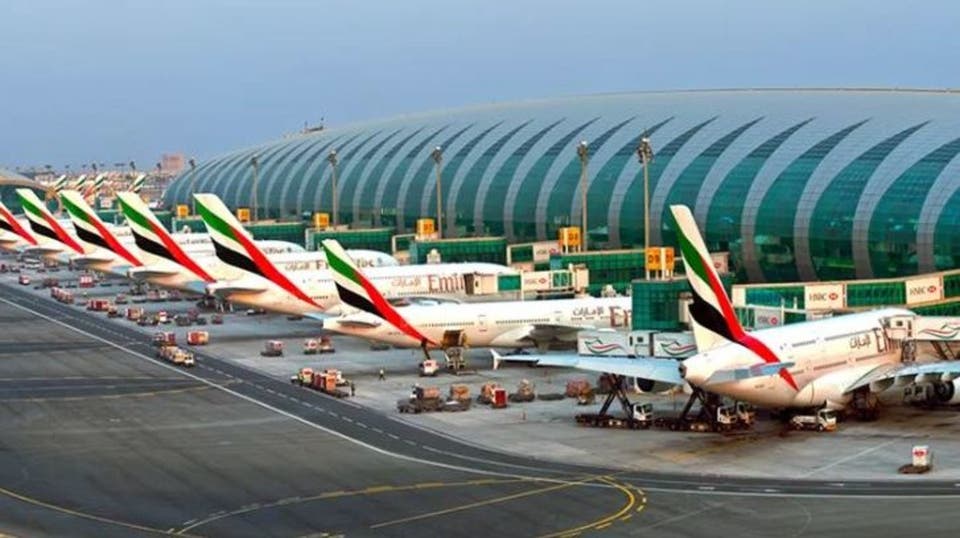 مطار دبي يسجل أول تراجع سنوي في حركة المسافرين