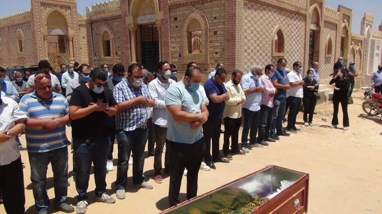 بسبب كورونا الفنانين يغيبون عن جنازة حسن حسني