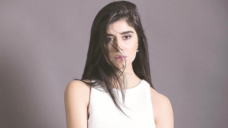 فيديو نبيل خوري يطلب الزواج من الفنانة زينة مكي