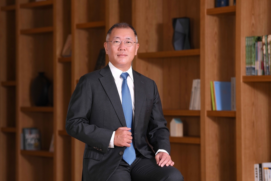 تنصيب جونغ إي-سون كرئيس لمجموعة هيونداي موتورز