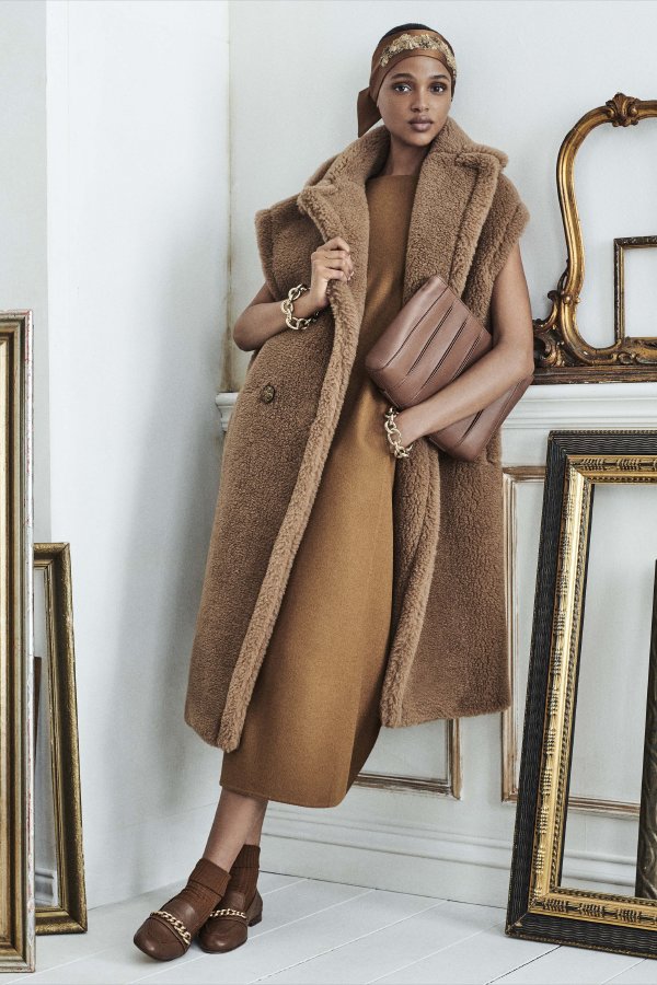 مجموعة 2021 Resort MAX MARA
