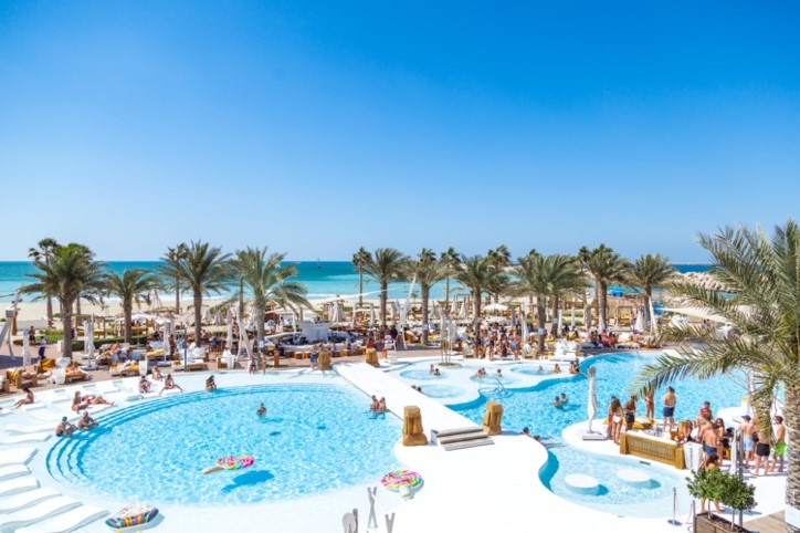 الاحتفالات بموسم الأعياد في منتجع وسبا Nikki Beach دبي