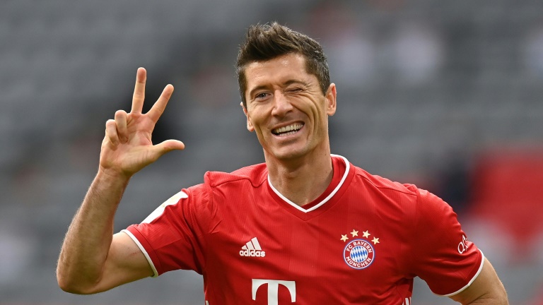 ليفاندوفسكي الأقرب لجائزة أفضل لاعب في العالم