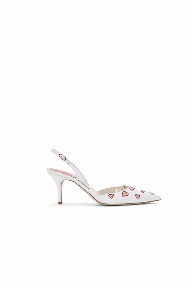 دار "رينيه كاوفيلا" تطرح حذاء Cora بمناسبة عيد العشّاق