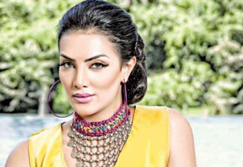 حورية فرغلي تجري عملية تجميل جديدة في أنفها