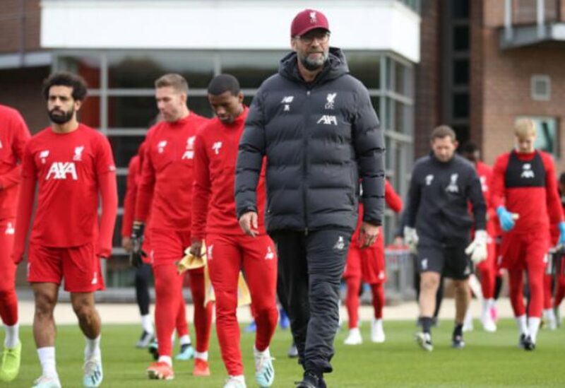 ليفربول يعزز دفاعه بلاعبين جدد ويعير مينامينو إلى ساوثامبتون