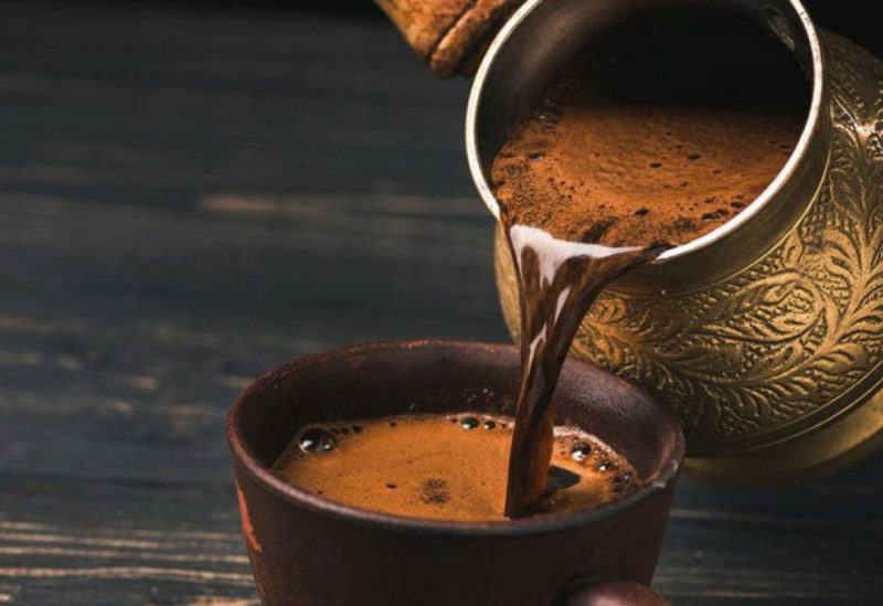 فنجان القهوة يوميا يحمي الرجال من فقدان السمع