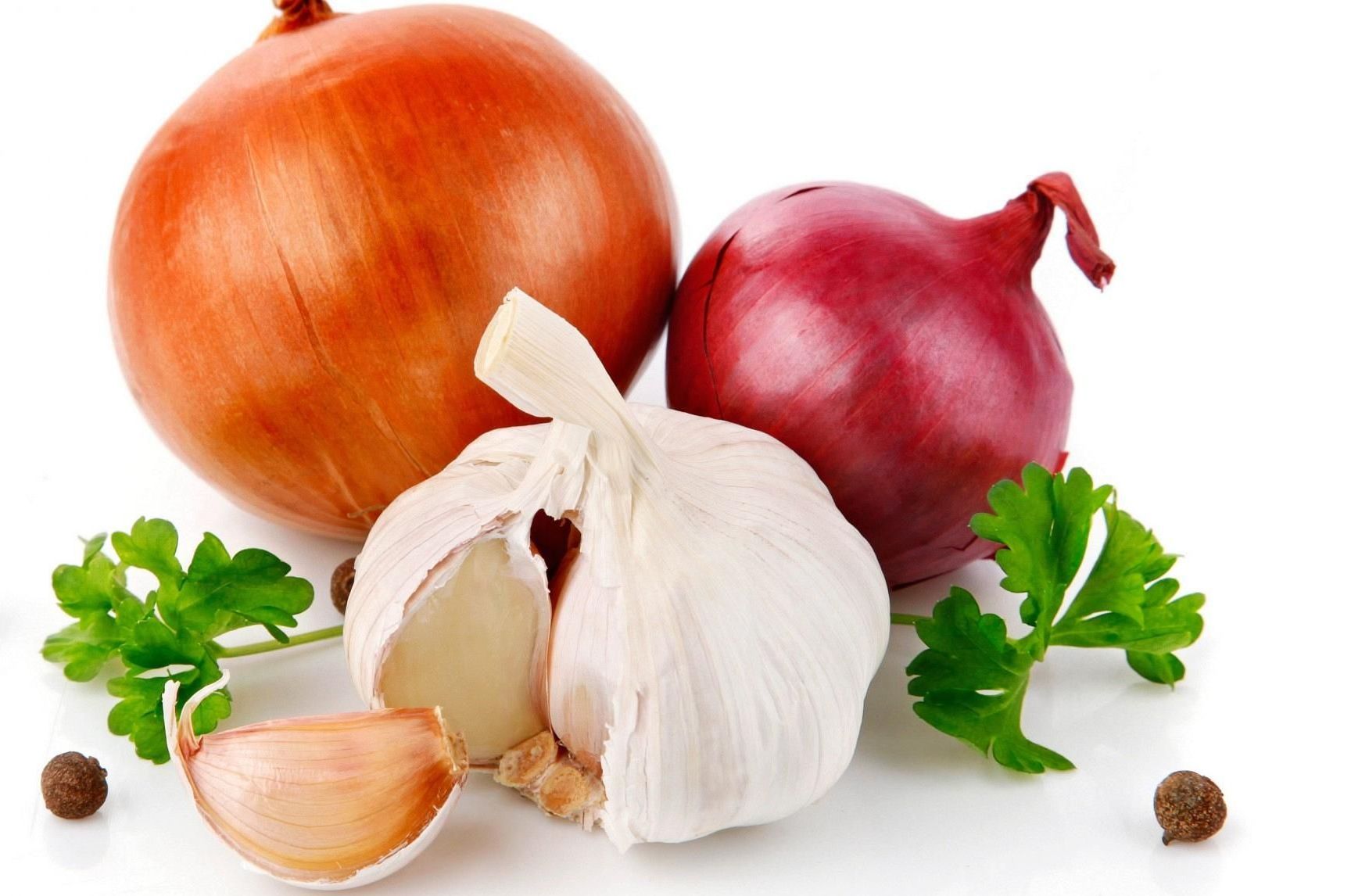 أطعمة تسبب رائحة الجسم الكريهة