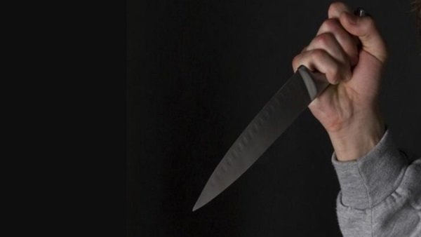 امرأة تطعن زوجها 22 طعنة بسبب الغيرة