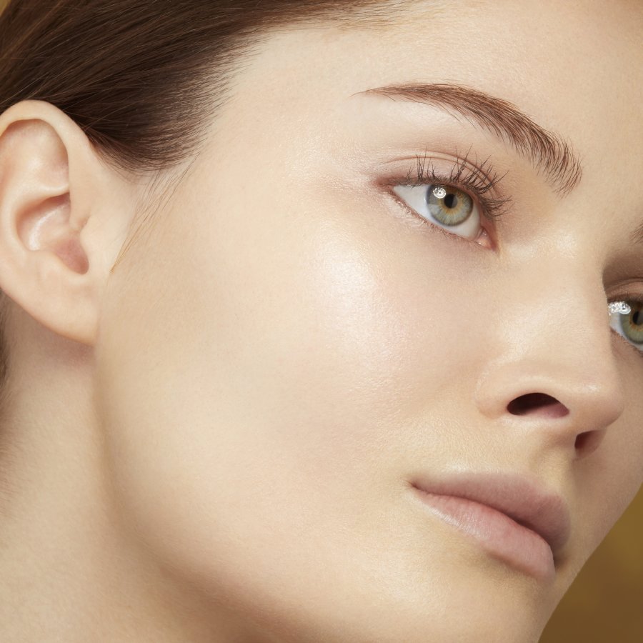 ماسك معزّز بالذهب عيار 24 قيراطاً لإشراقة ذهبية فورية من Lancôme