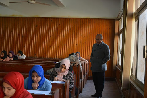 طالبات يضربن 7 دكاترة في الجامعة