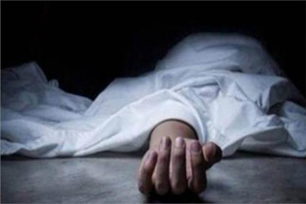 طبيب يقتل زوجته الطبيبة بـ 3 رصاصات