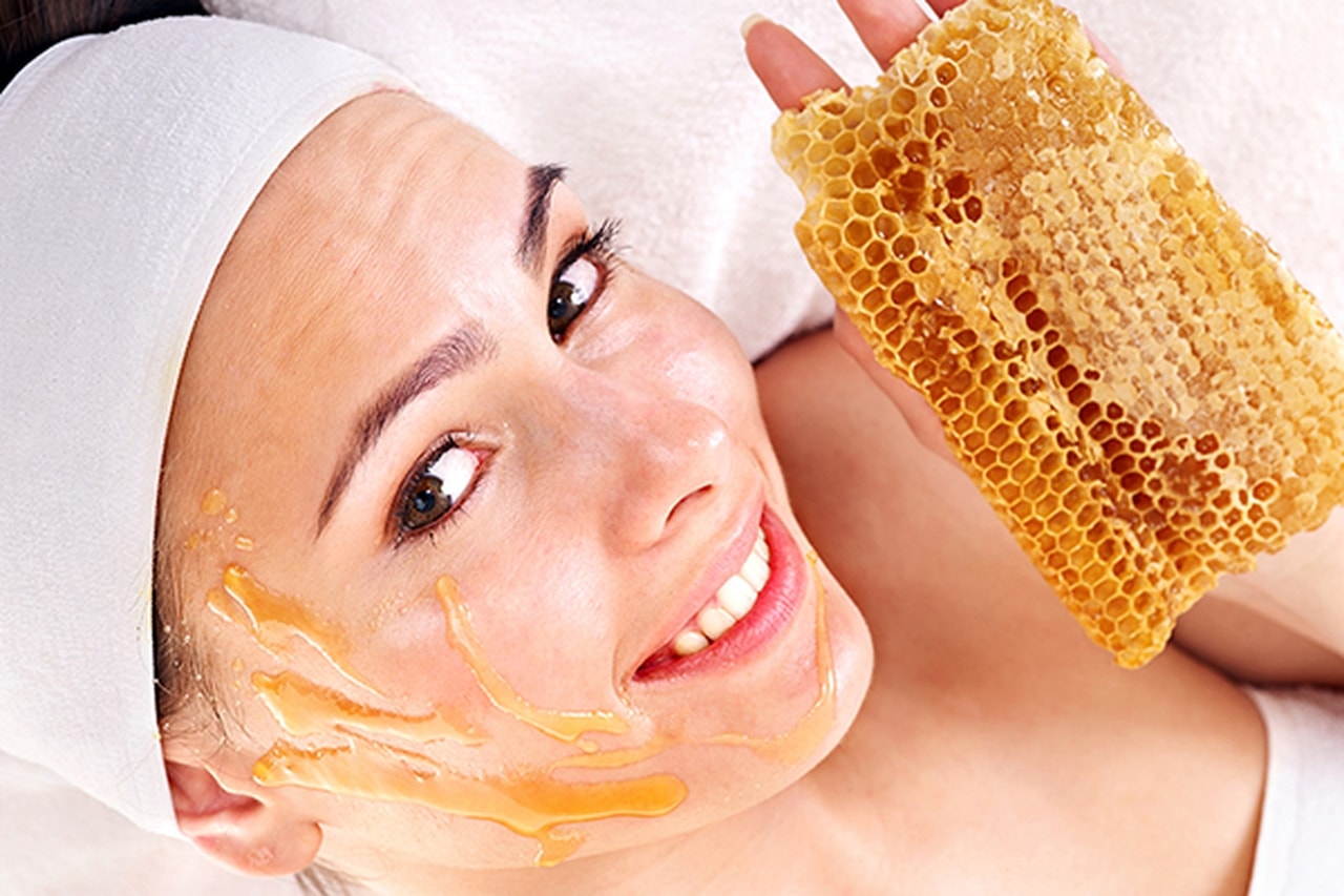 ماسكات العسل لعلاج البشرة