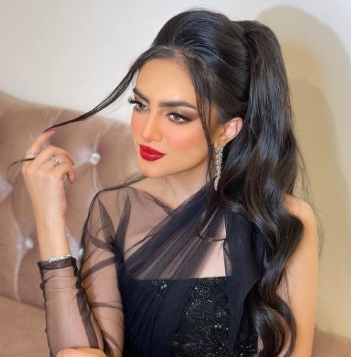 تسريحات مميزة لصاحبات الشعر الطويل بسيطة وساحرة