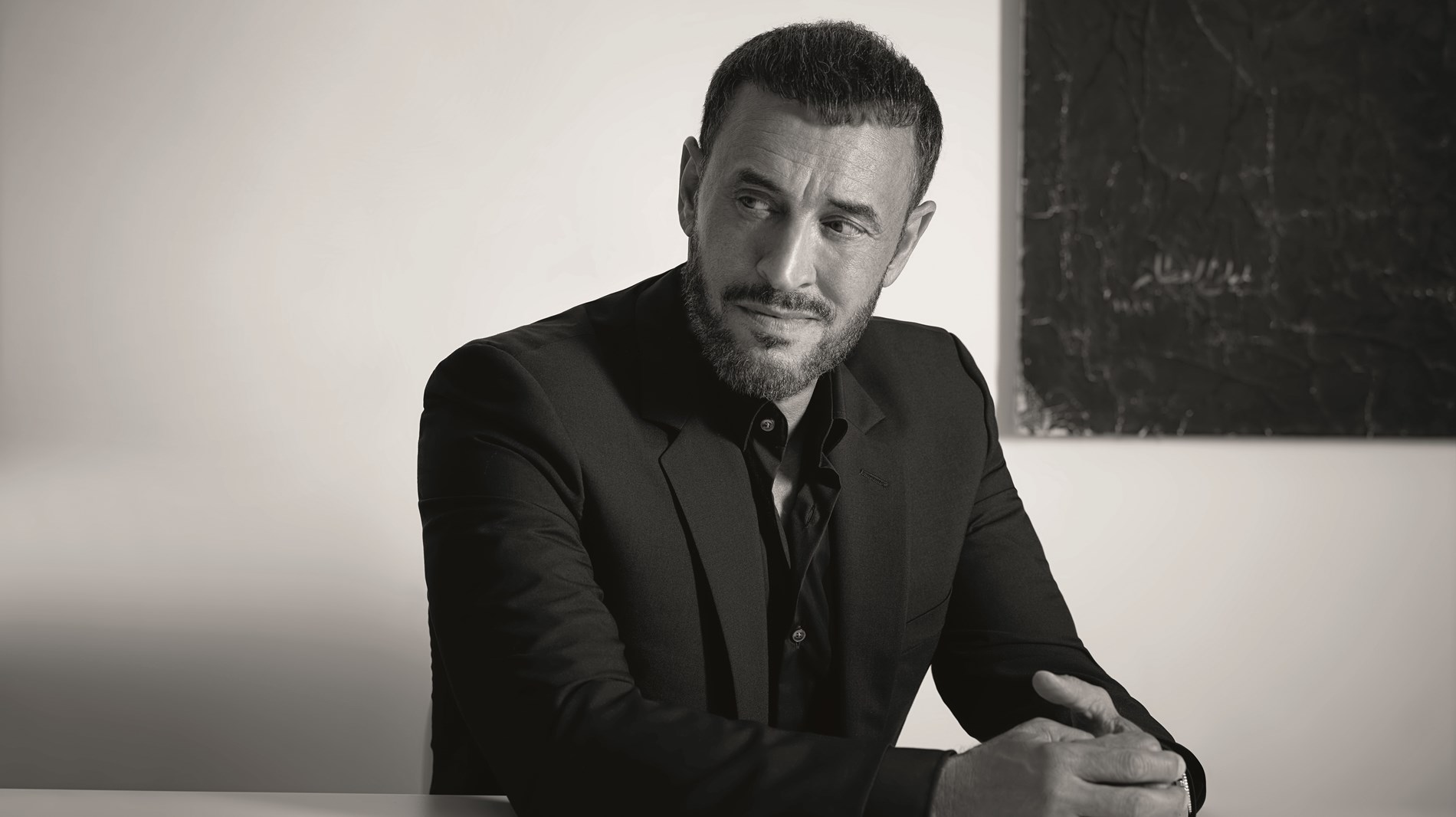 كاظم الساهر ينعي شقيقه الأكبر