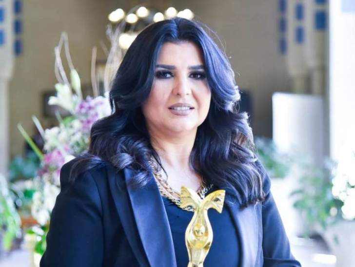 تكريم الإعلامية منى الشاذلي 