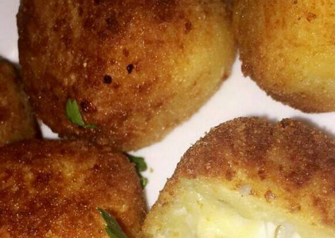 طريقة عمل كرات البطاطس بالموزاريلا