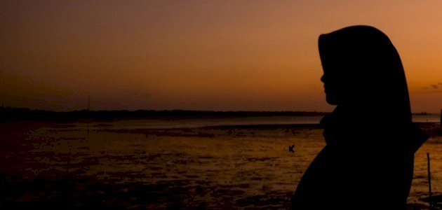 رؤية الميت حي في المنام للزوجة