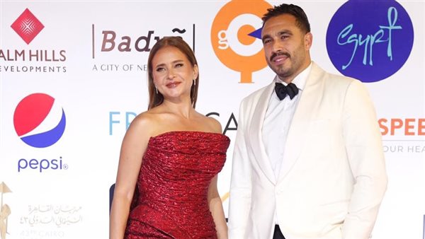 نيللي كريم تظهر بصحبة زوجها