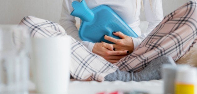 أسباب ألم الدورة قبل نزولها